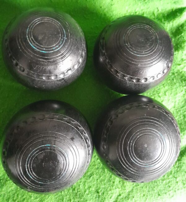 Henselite Super Grip Size 5 Set Of 4 Indoor/Short-Mat/Lawn Bowls - Heavy Weight - Image 3